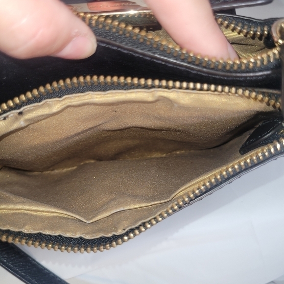 Euc Antonio Melani leather crossbody bag. - Picture 6 of 13